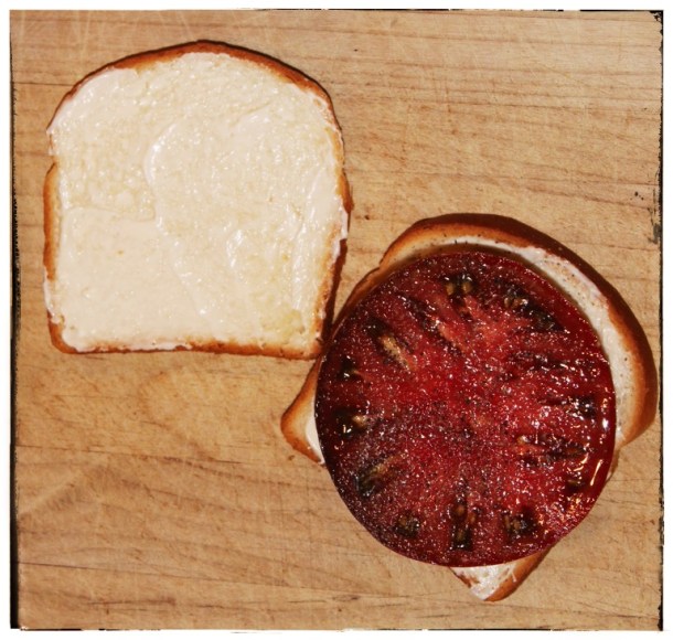 Tomato sandwich